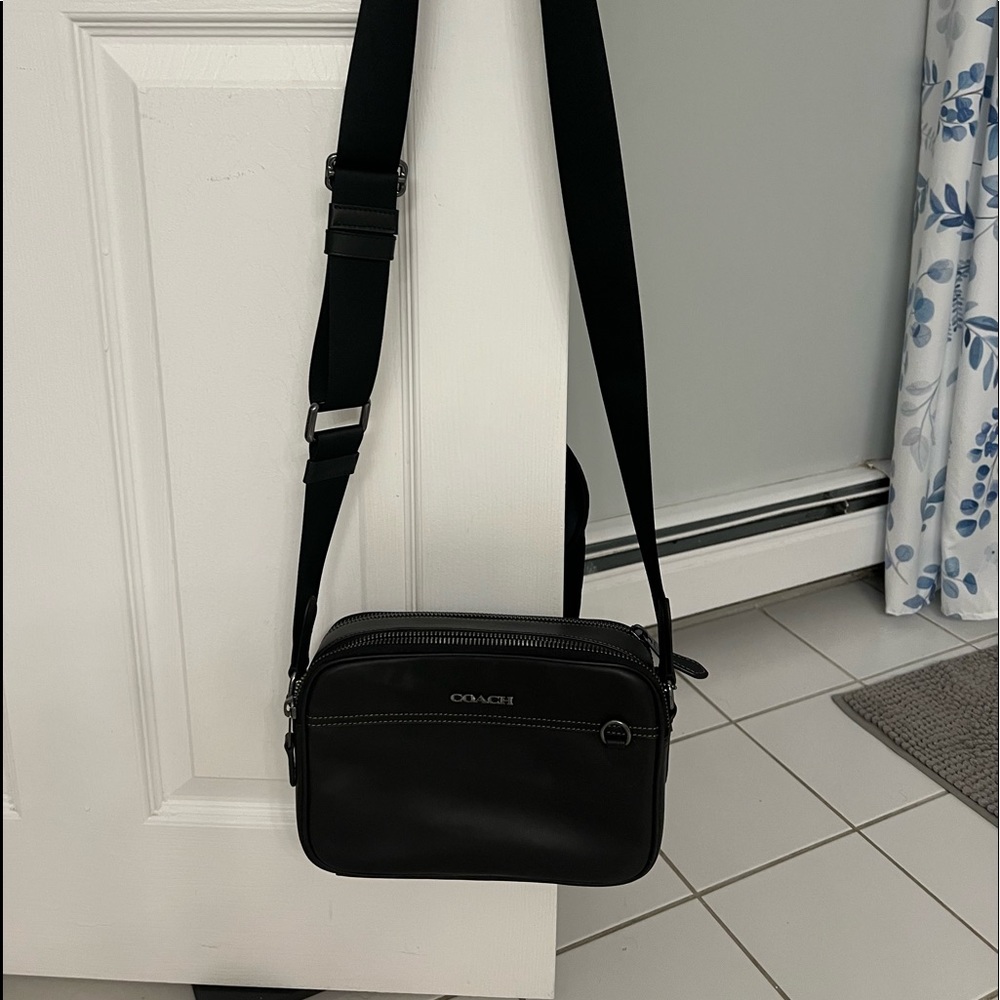 Like New used once!!   Coach crossbody.